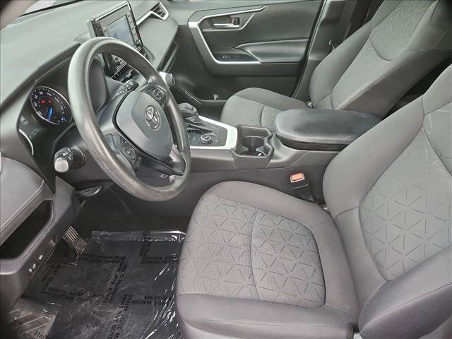 Used 2021 Toyota RAV4 XLE w/ Carpet Mat Package (TMS) AWD/4WD image 21