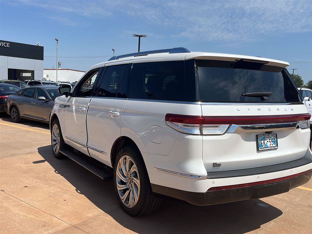 Used 2024 Lincoln Navigator Reserve AWD/4WD image 11