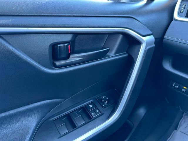 Used 2024 Toyota RAV4 LE image 33