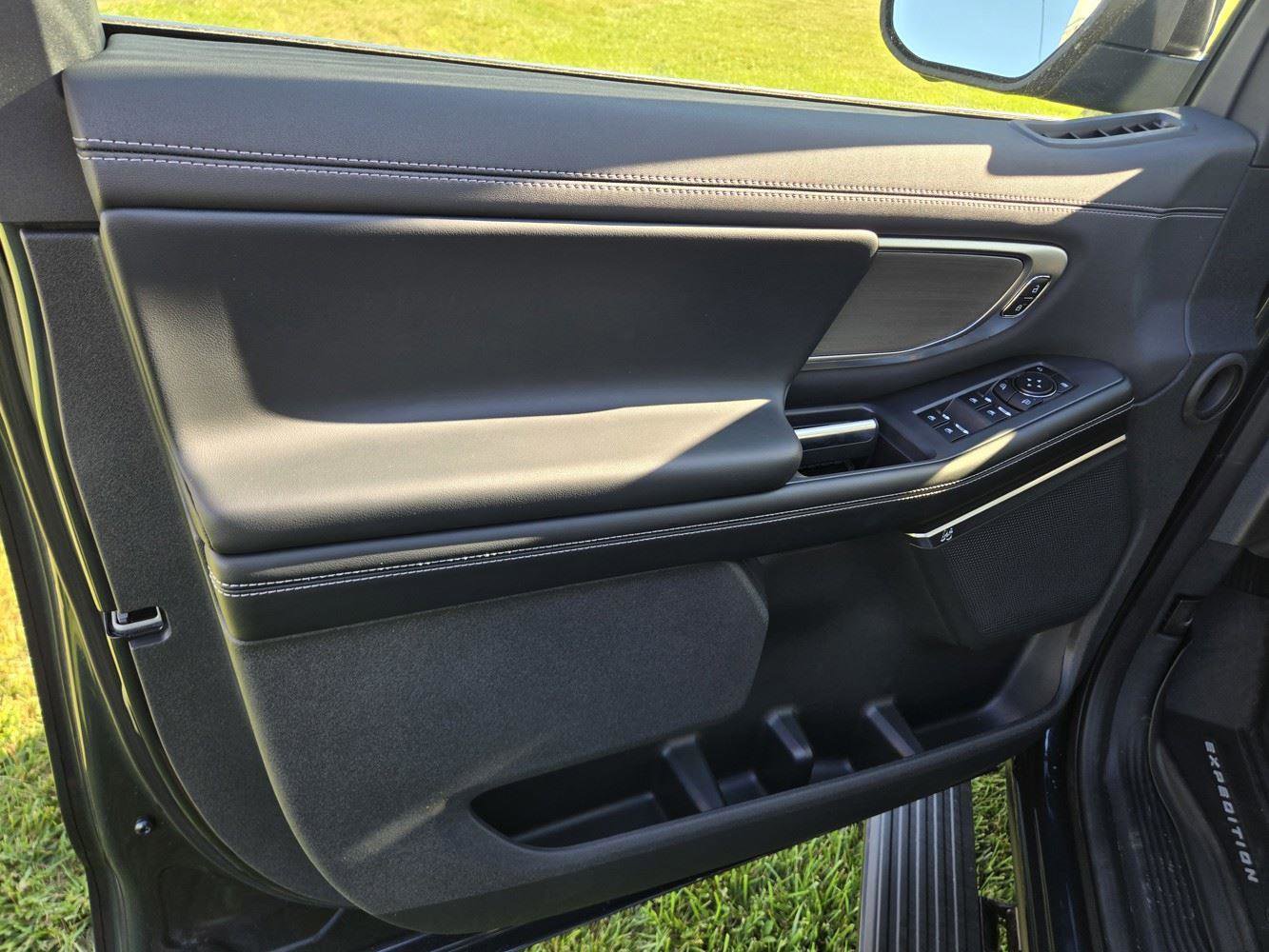 New 2025 Ford Expedition Platinum image 31