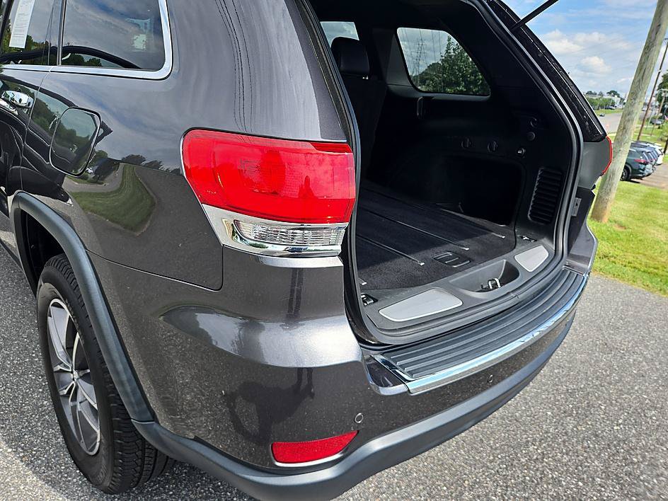 Used 2017 Jeep Grand Cherokee Limited AWD/4WD image 31