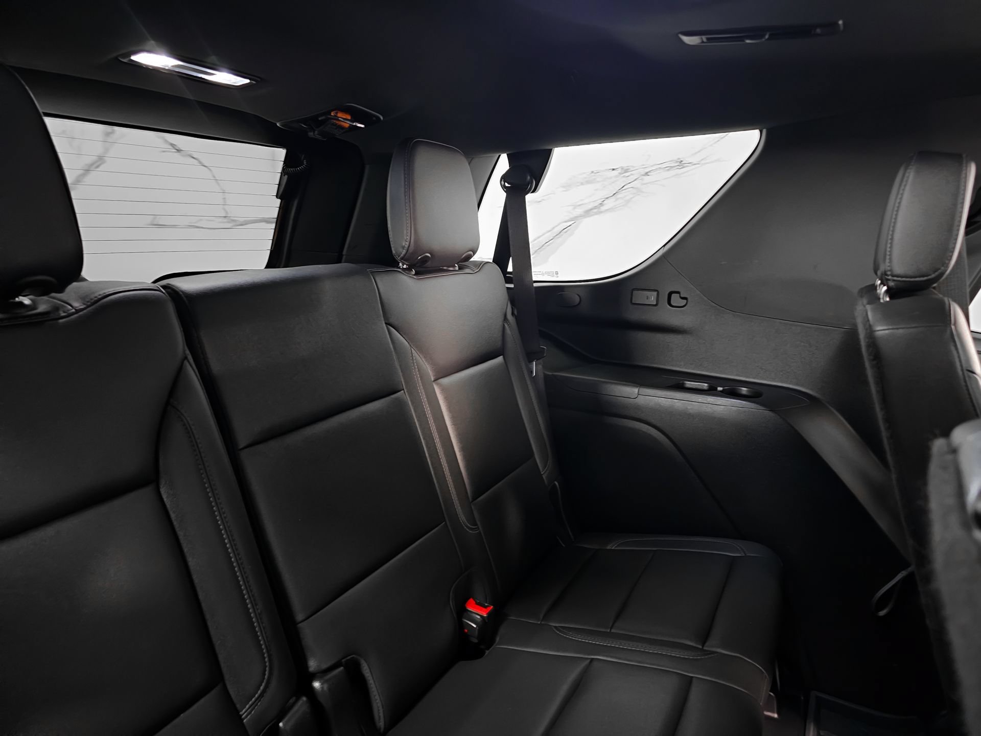 Used 2022 Chevrolet Tahoe Z71 w/ Luxury Package AWD/4WD image 22