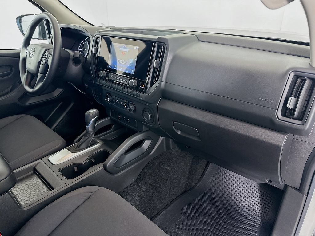 Used 2025 Nissan Frontier S RWD image 27