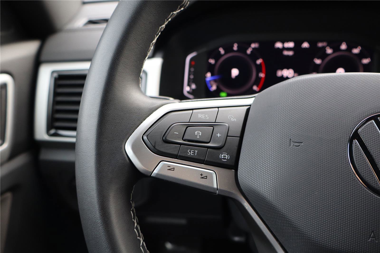 Certified 2023 Volkswagen Atlas Cross Sport SE w/ Black Wheel Package image 17