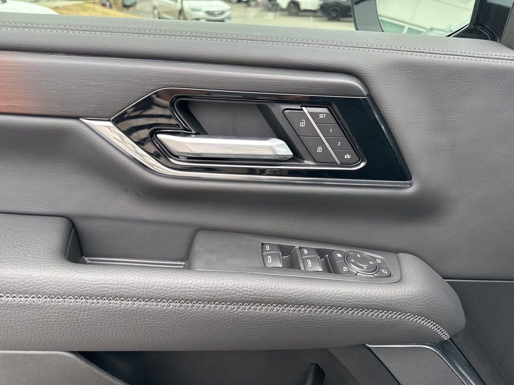 New 2026 GMC Yukon XL Denali image 13