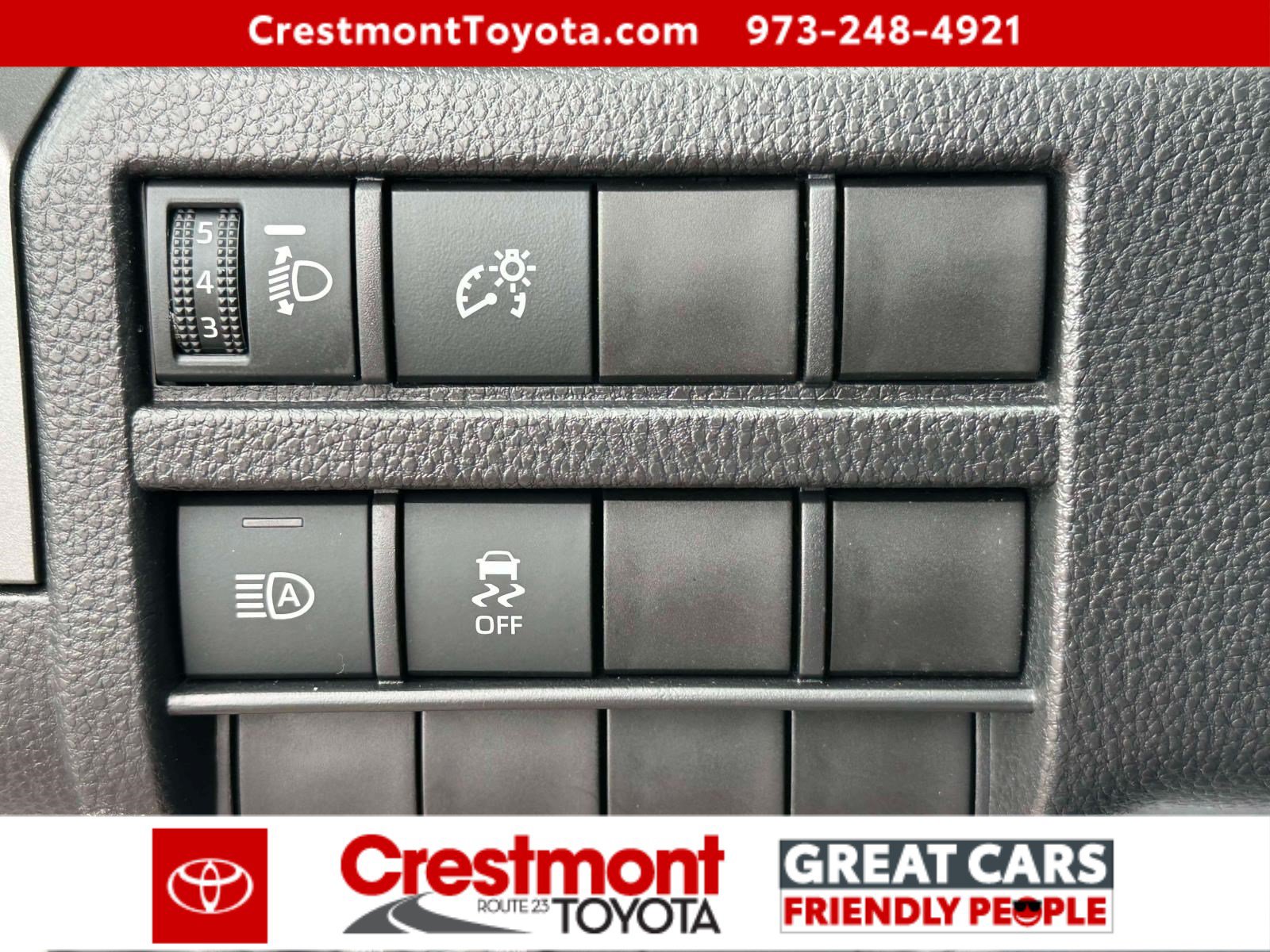 Certified 2025 Toyota Tacoma SR5 AWD/4WD image 16
