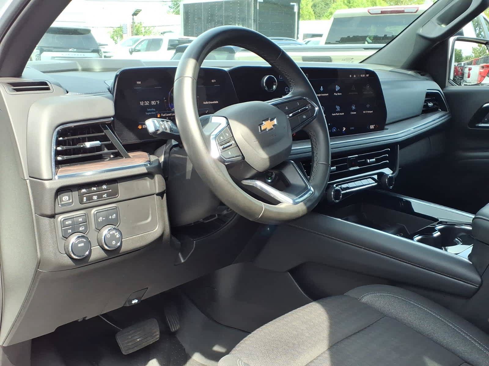 Certified 2025 Chevrolet Tahoe LS AWD/4WD image 9