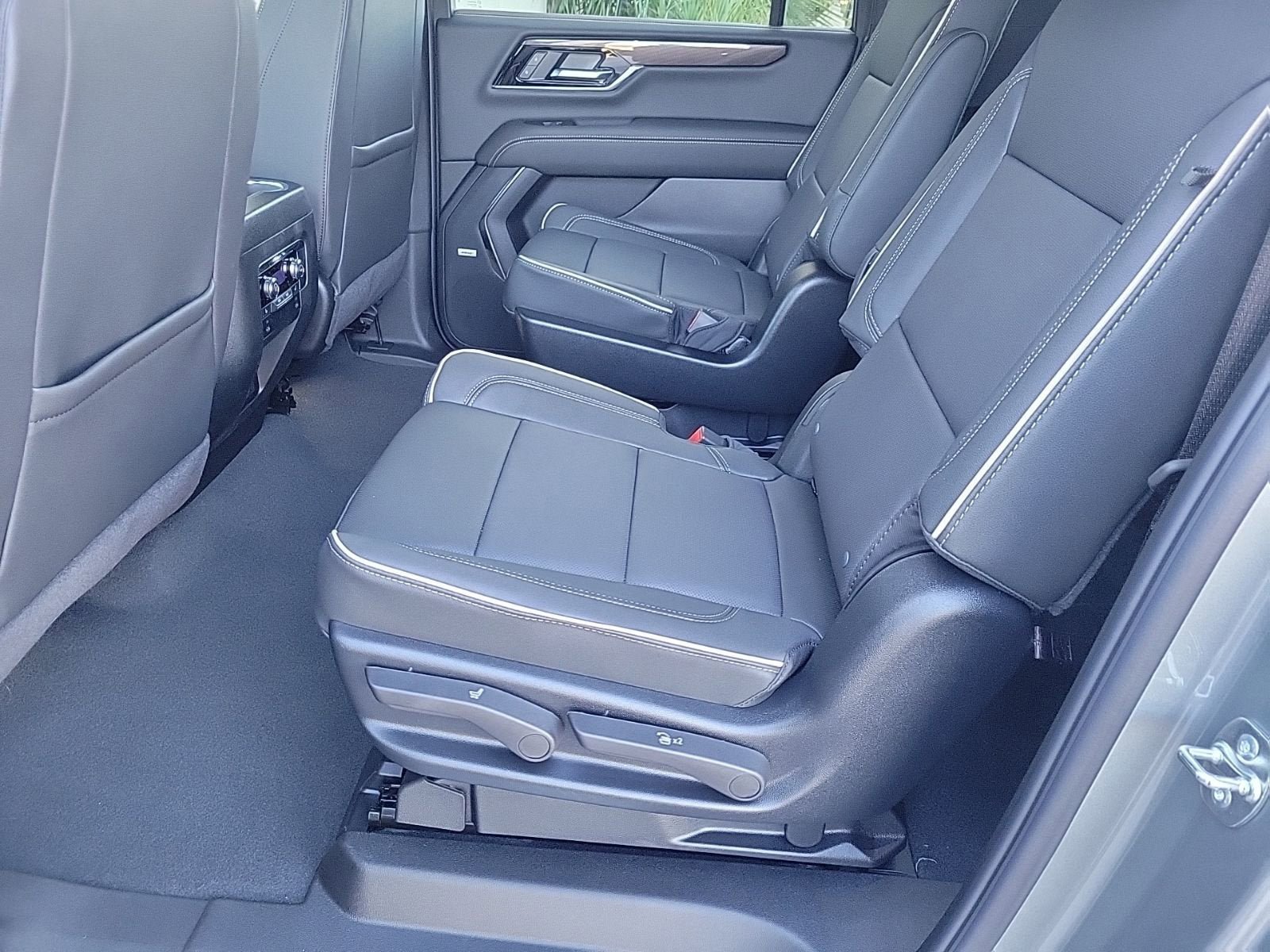 New 2026 GMC Yukon XL Elevation RWD image 12