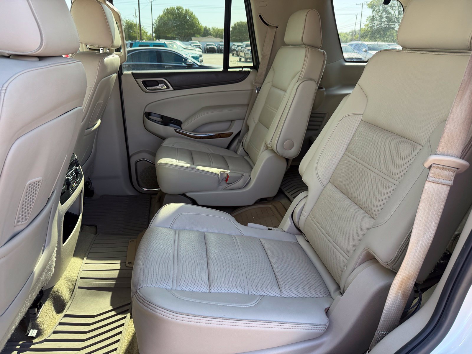 Used 2015 GMC Yukon Denali w/ Open Road Package AWD/4WD image 31