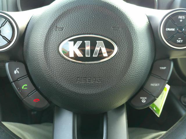 Used 2015 Kia Soul FWD image 9