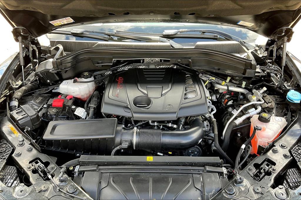Used 2024 Alfa Romeo Stelvio Sprint image 30