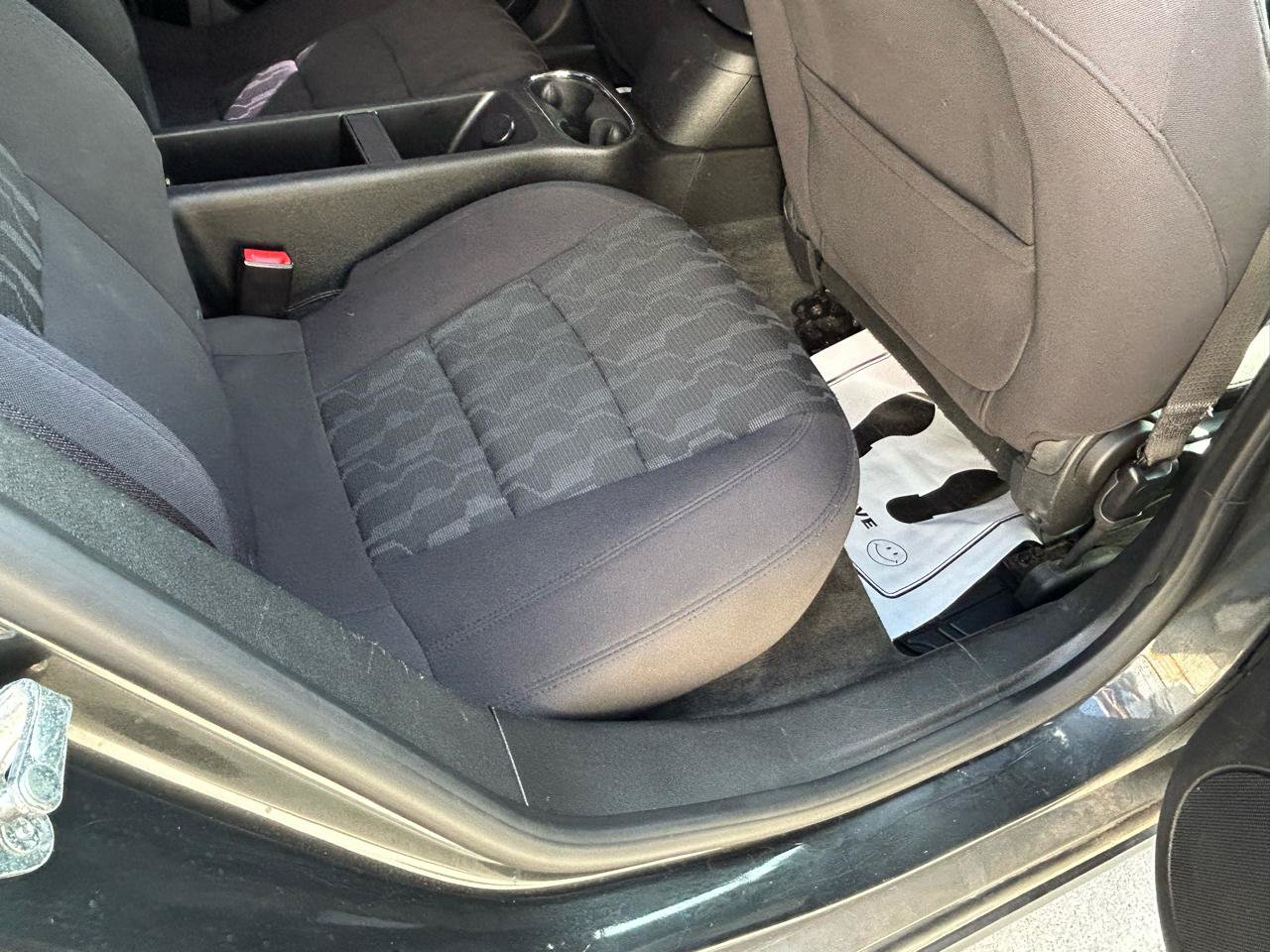 Used 2014 Chevrolet Volt FWD image 11