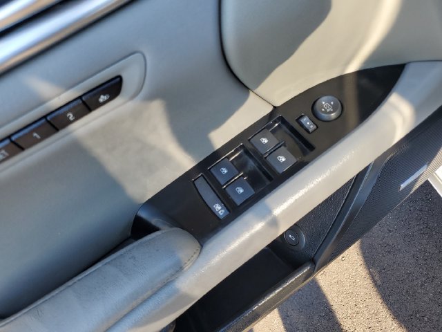 Used 2013 Cadillac XTS Luxury AWD/4WD image 23