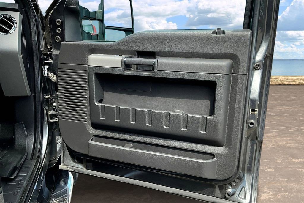 Used 2016 Ford F350 Lariat w/ Lariat Ultimate Package image 29