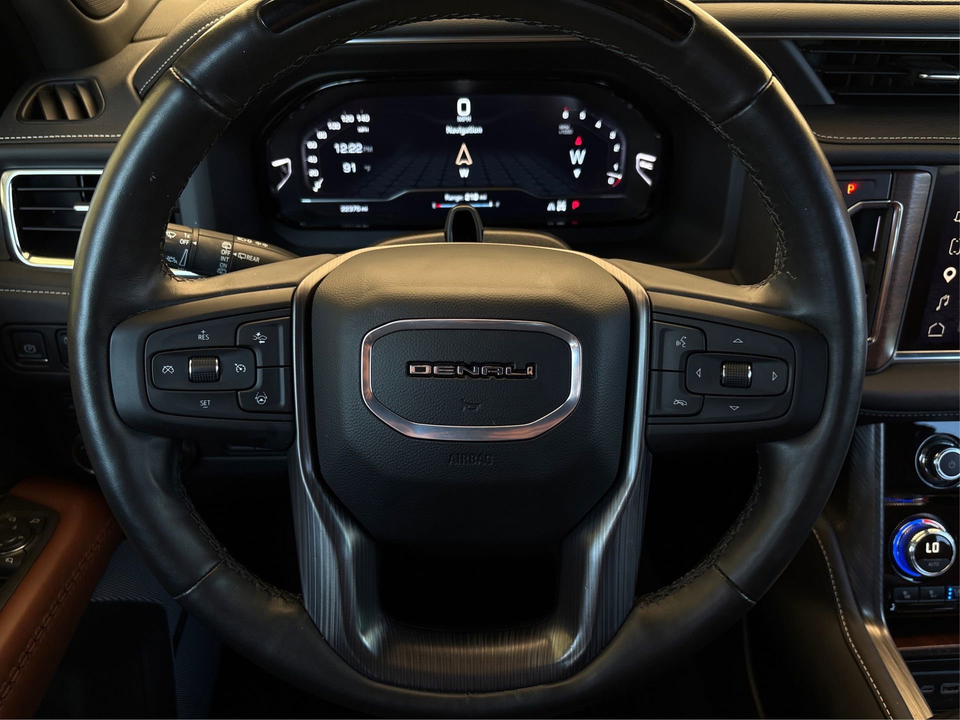 Used 2024 GMC Yukon Denali Ultimate AWD/4WD image 19
