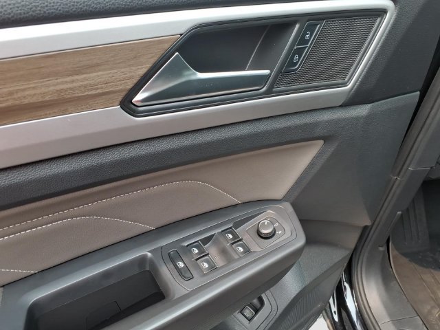 Used 2023 Volkswagen Atlas SEL AWD/4WD image 24