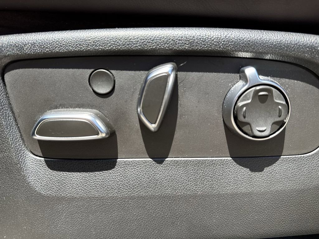 Used 2022 Cadillac Escalade ESV Sport Platinum image 12