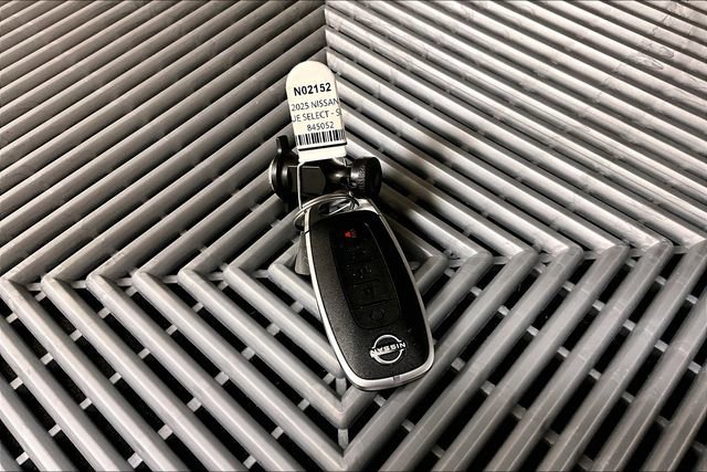 New 2025 Nissan Rogue SV image 14