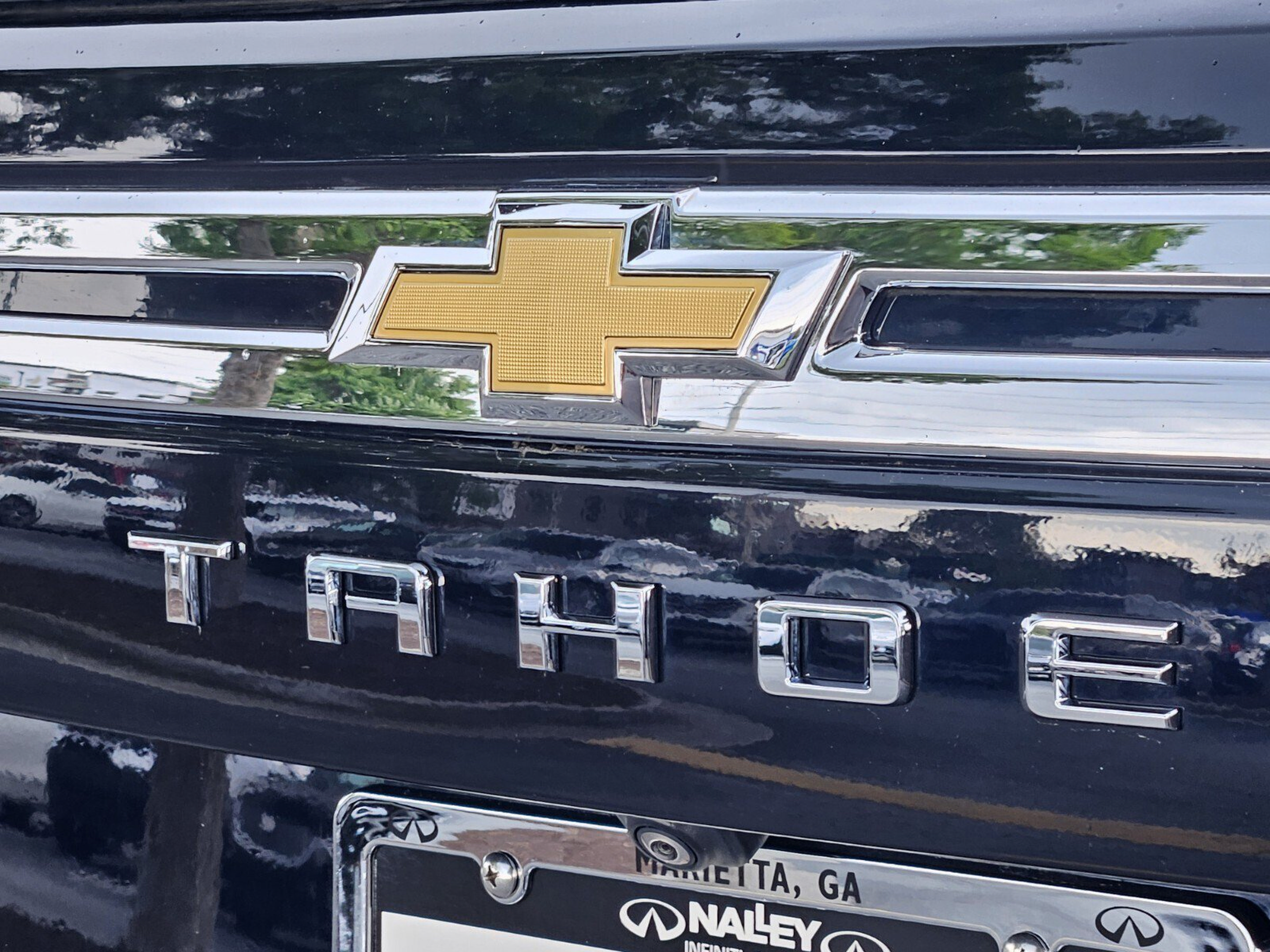 Used 2022 Chevrolet Tahoe LT w/ LT Signature Package RWD image 32