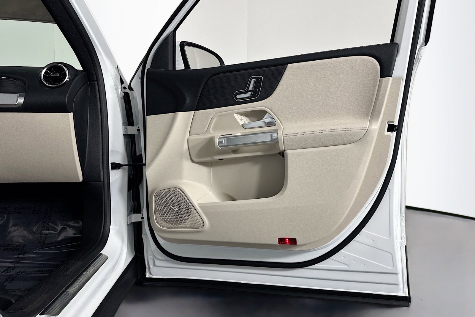 New 2026 Mercedes-Benz GLB 250 image 23