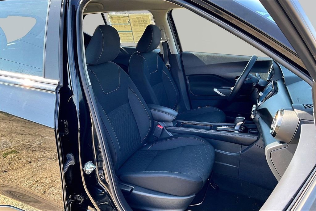 Used 2023 Nissan Kicks SV image 7