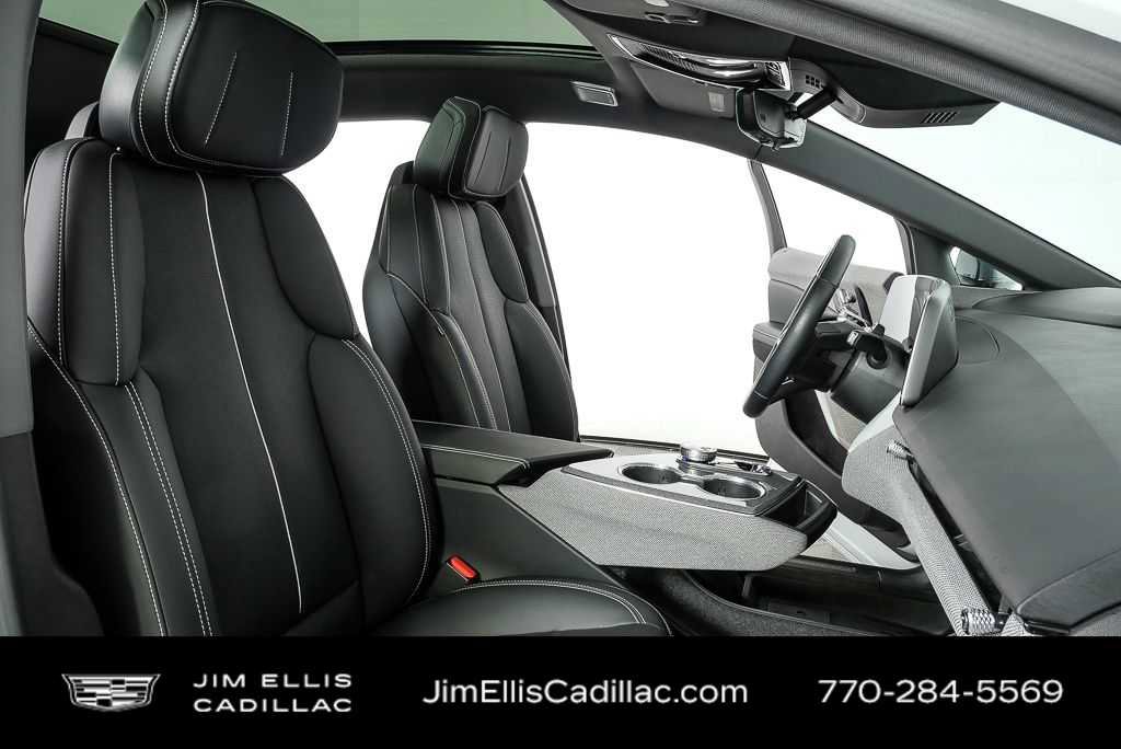 Certified 2025 Cadillac Optiq Luxury 2 w/ LPO, Floor Liner Package AWD/4WD image 22