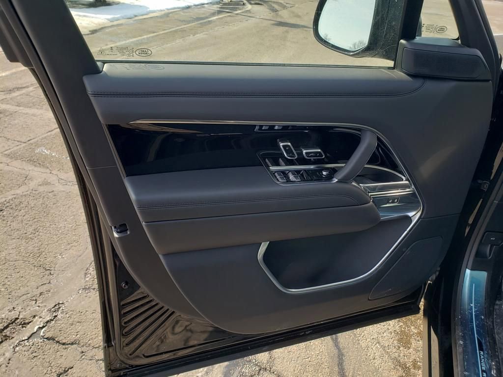New 2026 Land Rover Range Rover SE image 10