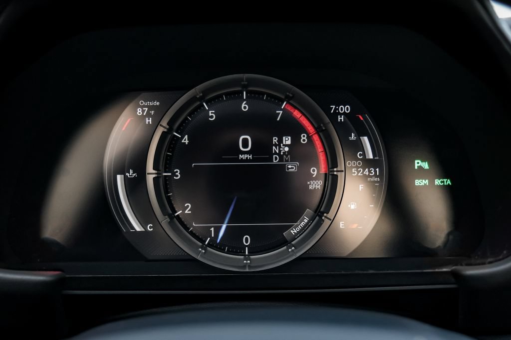 Used 2018 Lexus LC 500 Coupe w/ Touring Package RWD image 18