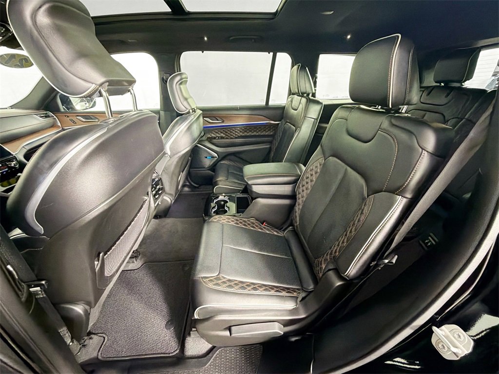 Used 2021 Jeep Grand Cherokee L Summit w/ Luxury Tech Group V image 23