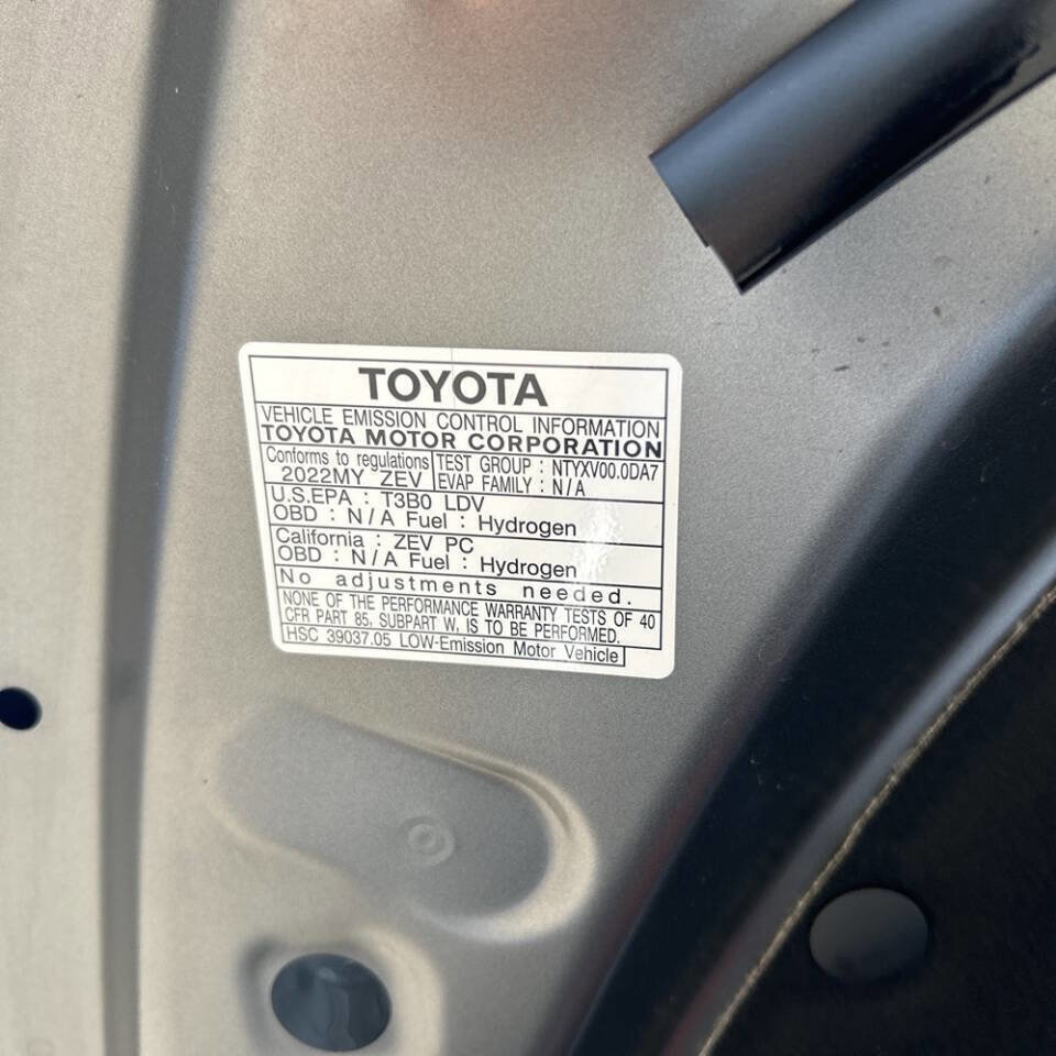 Used 2022 Toyota Mirai w/ Advanced Technology Package RWD image 32