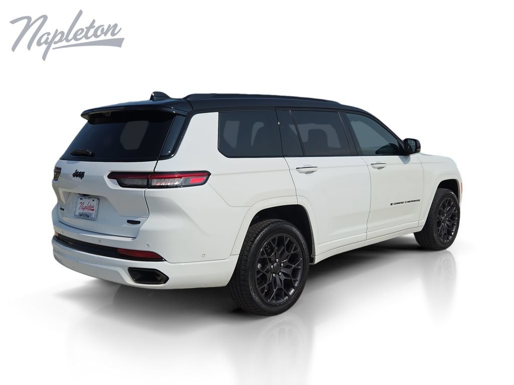 Used 2023 Jeep Grand Cherokee L Summit AWD/4WD image 5