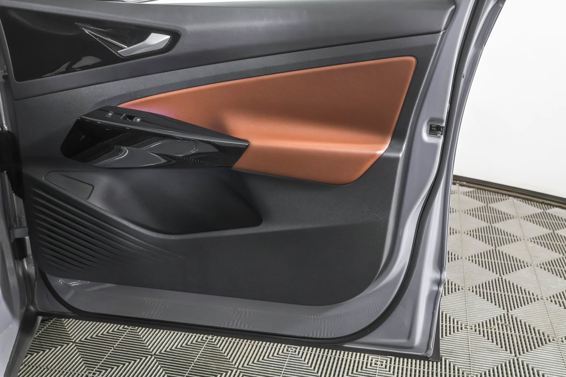 Used 2021 Volkswagen ID.4 Pro S w/ Gradient Package image 49