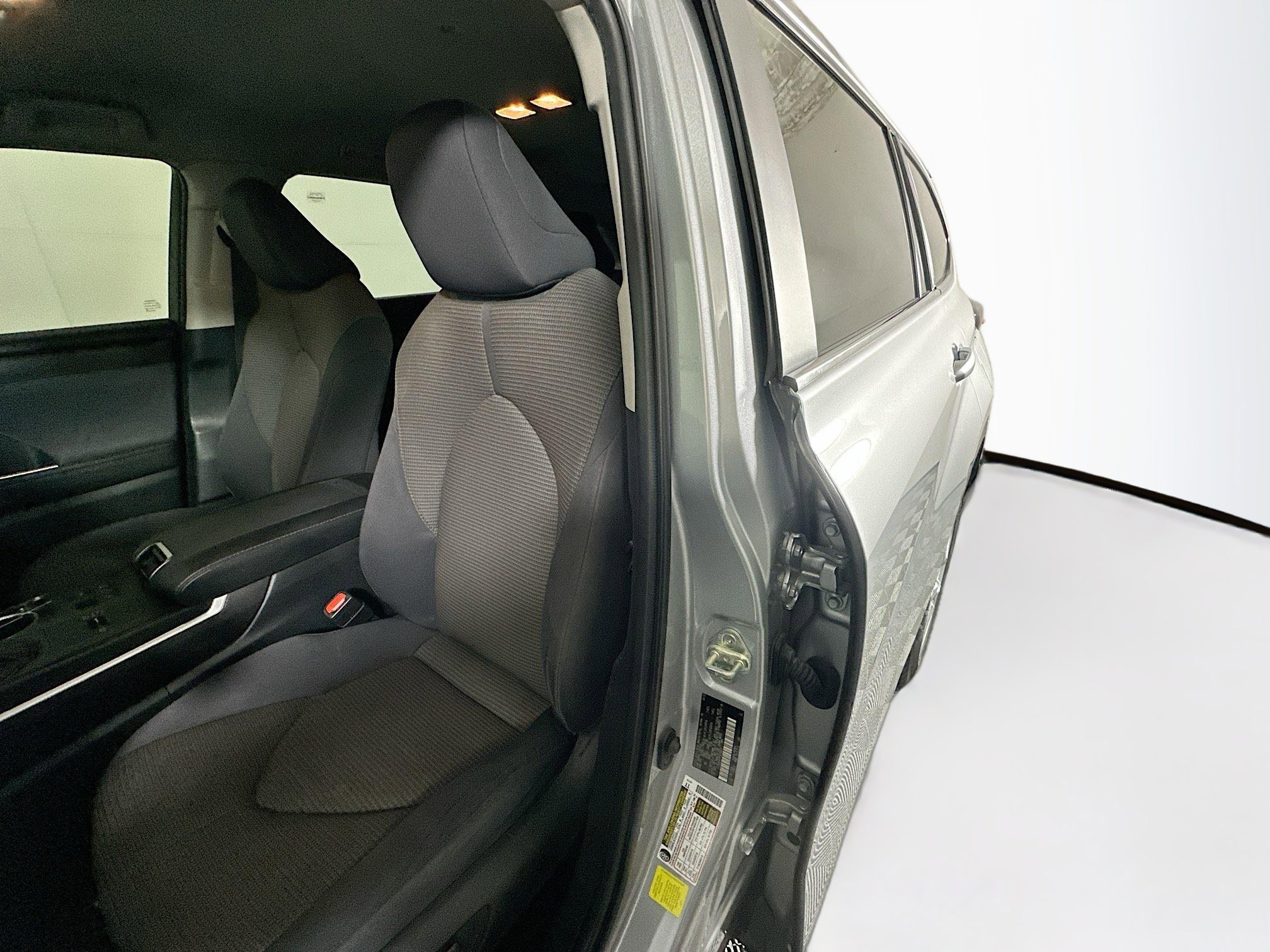 Used 2023 Toyota Highlander L image 12