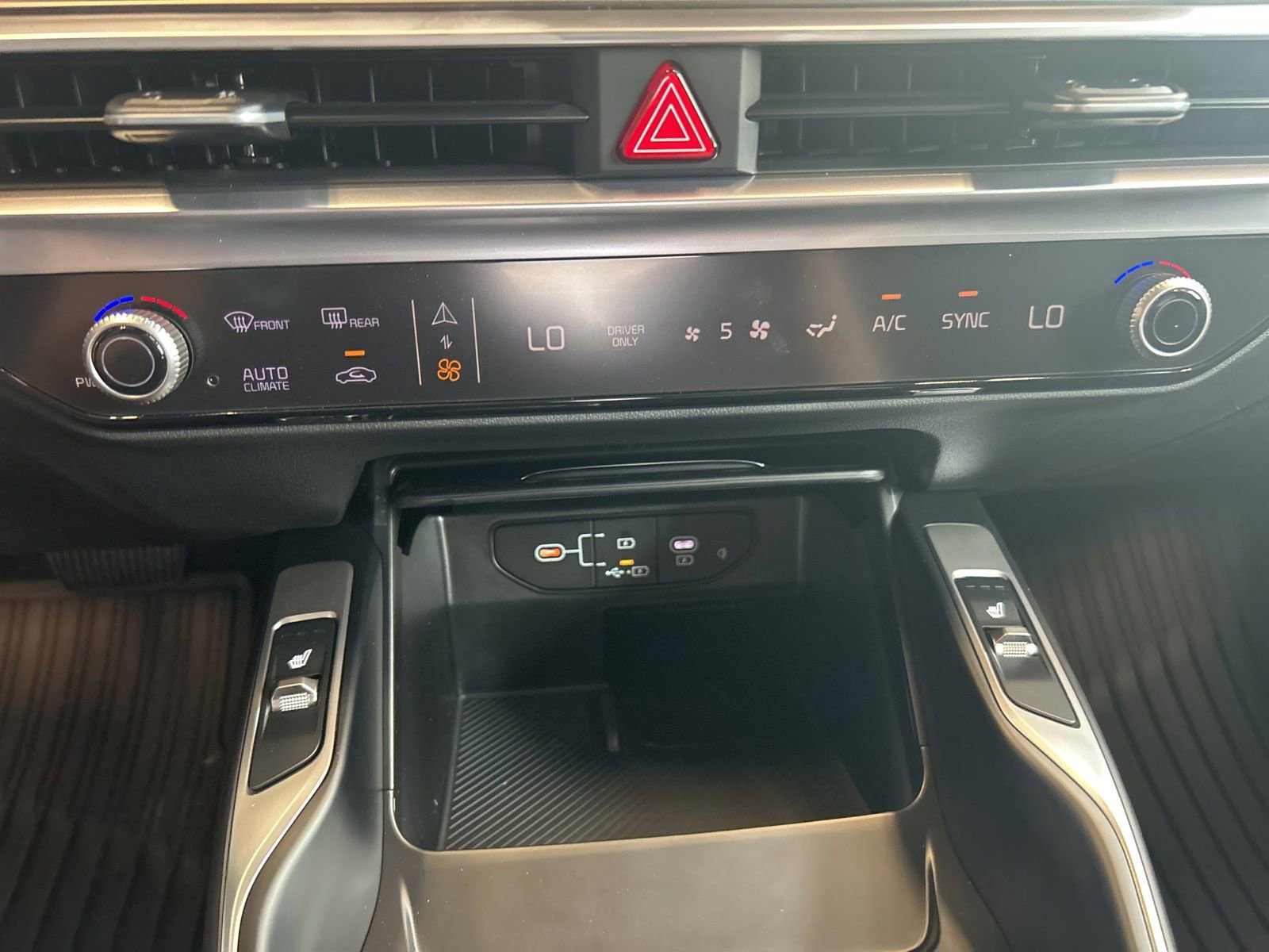 New 2025 Kia Sorento EX image 31