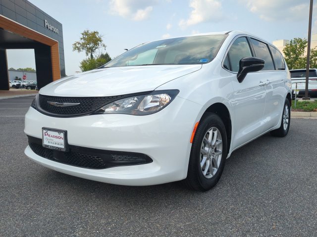 New 2027 Chrysler Pacifica LX FWD image 8