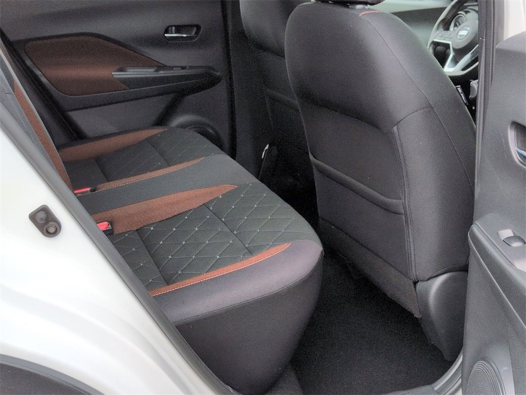 Used 2019 Nissan Kicks SR image 18