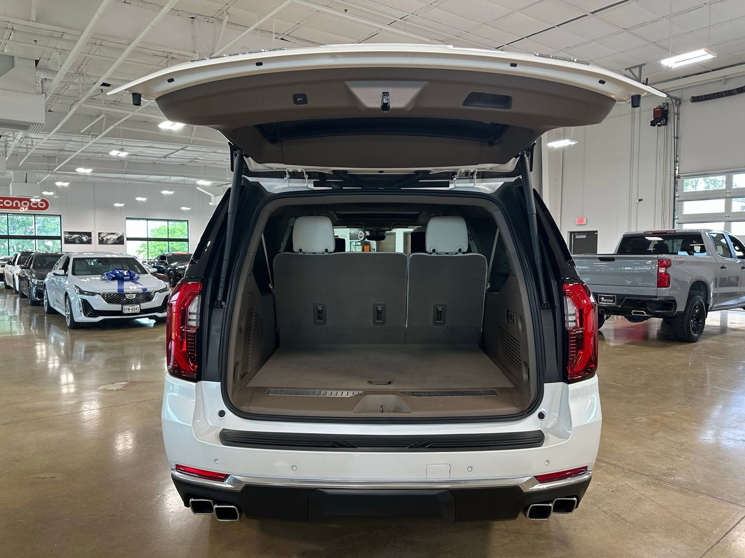 Used 2025 GMC Yukon XL Denali w/ Denali Reserve Package image 44