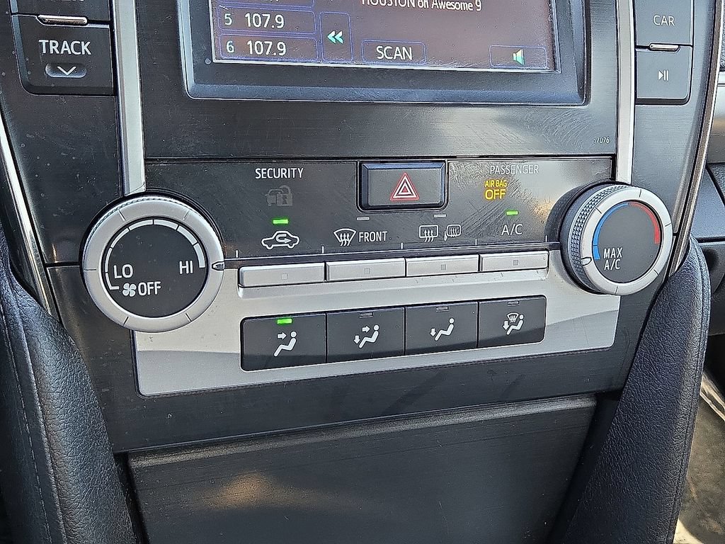 Used 2013 Toyota Camry SE FWD image 26