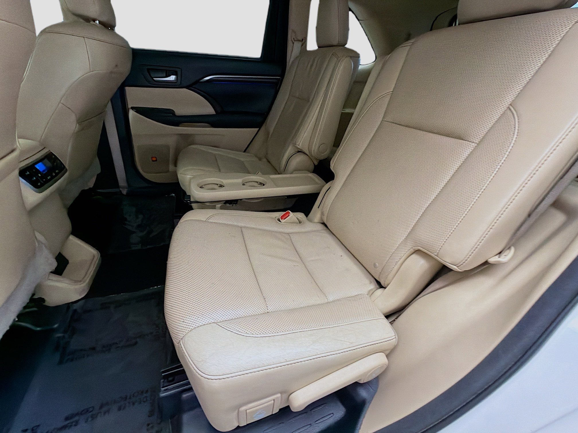 Used 2015 Toyota Highlander Limited Platinum image 18