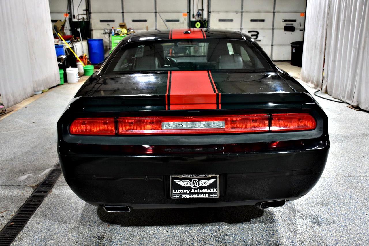 Used 2013 Dodge Challenger SXT image 33