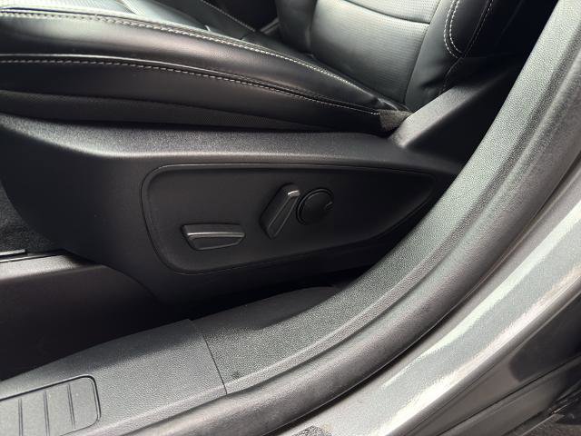 Certified 2025 Ford Escape Platinum AWD/4WD image 17
