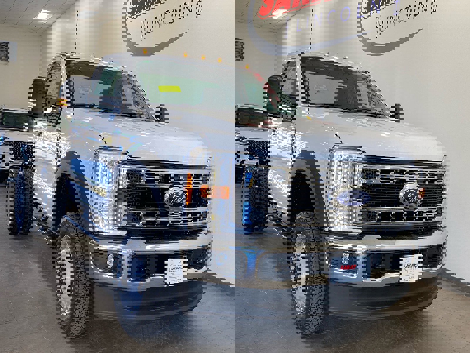 New 2026 Ford F550 4x4 Regular Cab Super Duty image 2