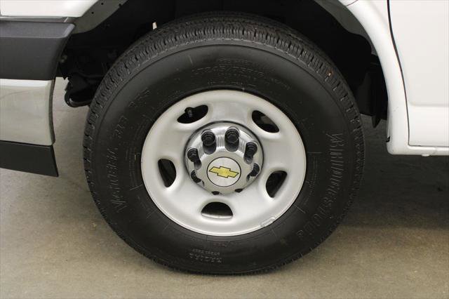 Used 2025 Chevrolet Express 3500 LT w/ LT Preferred Equipment Group RWD image 26