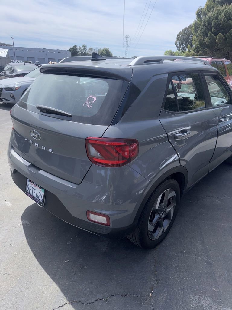 Used 2021 Hyundai Venue SEL w/ Cargo Package image 8