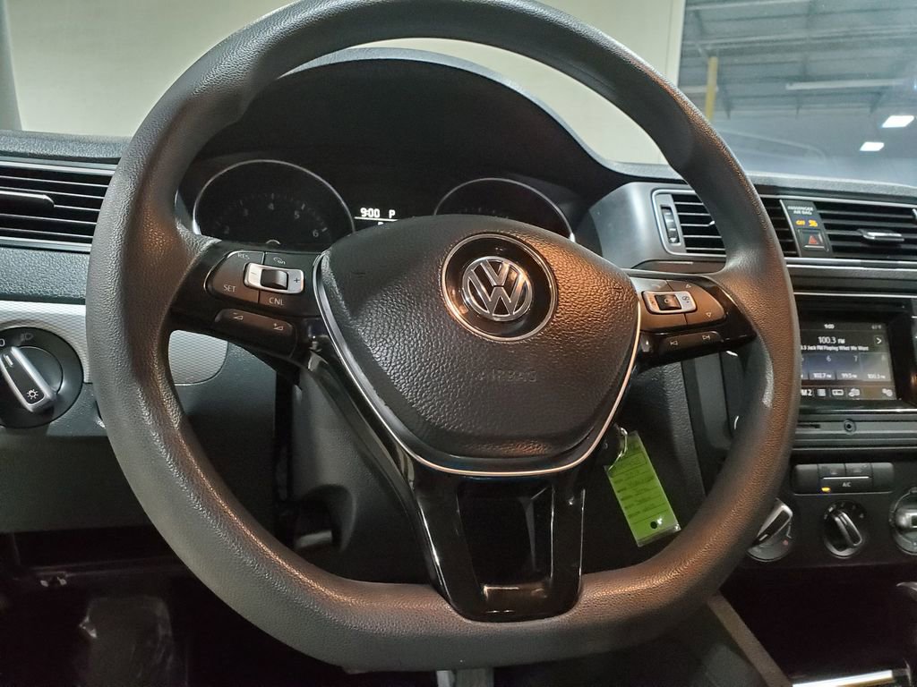 Used 2017 Volkswagen Jetta S image 26