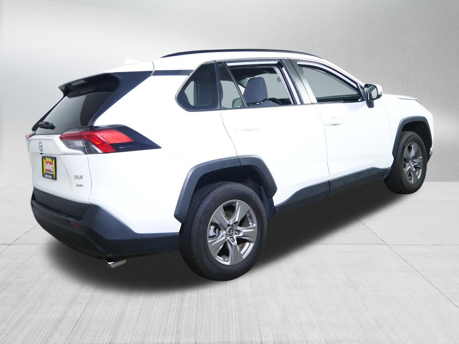 Used 2024 Toyota RAV4 XLE AWD/4WD image 7