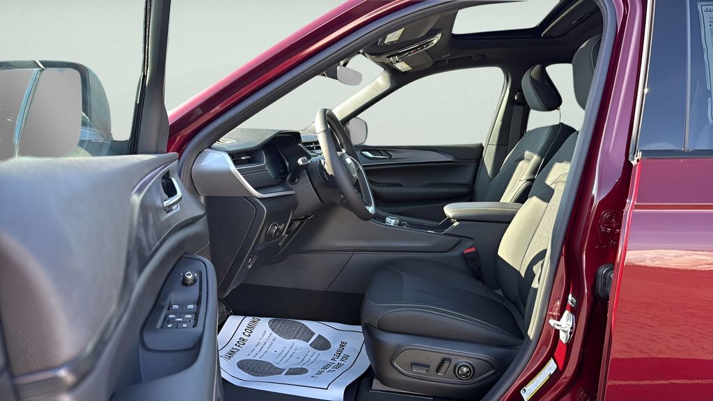 New 2026 Jeep Grand Cherokee Laredo X AWD/4WD image 25