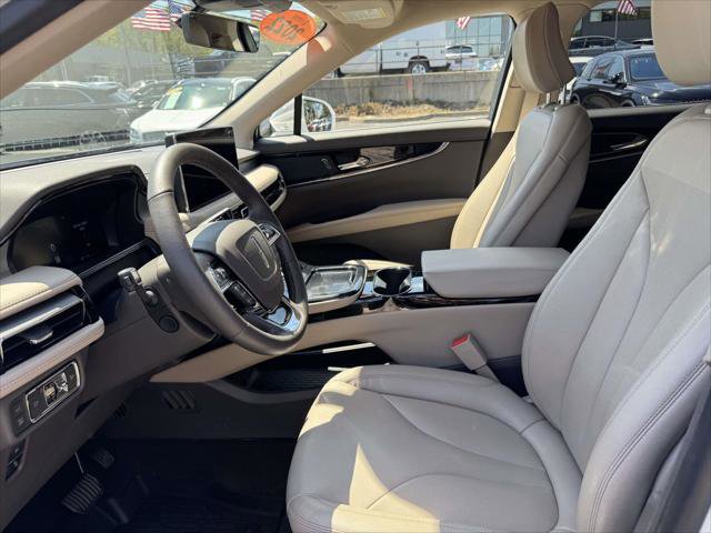 Used 2022 Lincoln Nautilus AWD w/ Premium Package image 18