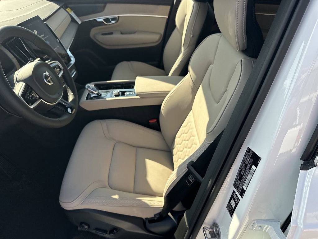 New 2026 Volvo XC90 B6 Plus w/ Protection Package Premier image 16