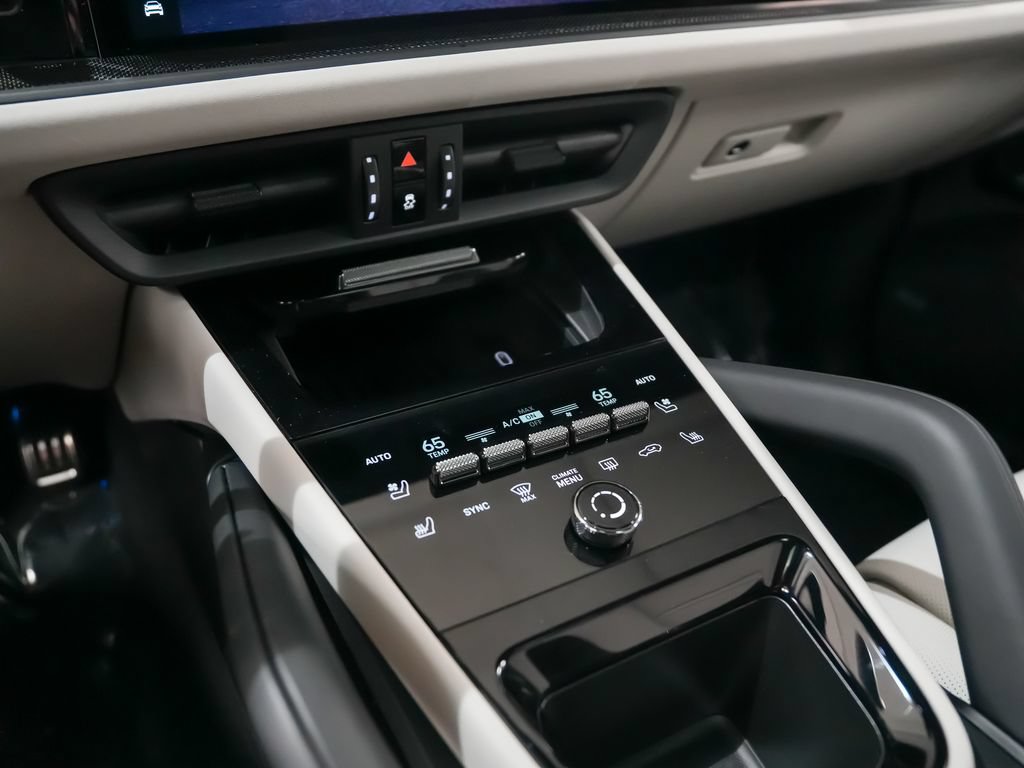 New 2026 Porsche Cayenne GTS AWD/4WD image 27